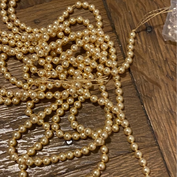 Assorted Beige Trim Swarovski Pearls and Crystals - Picture 4 of 8